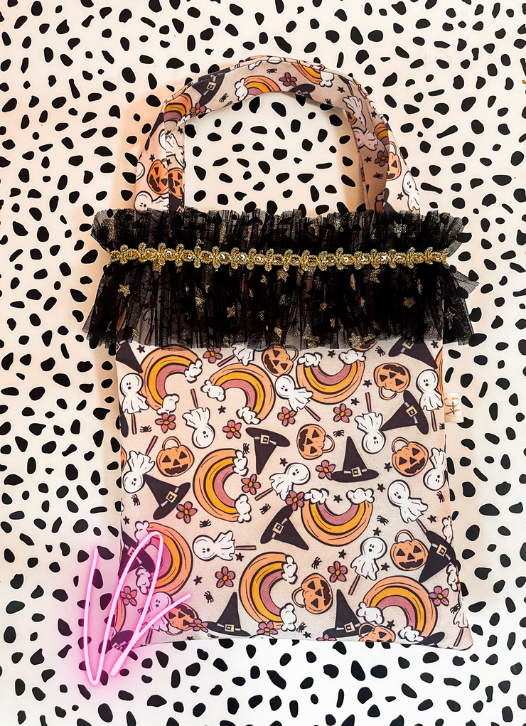 SPOOKY TOTES