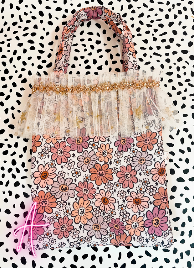 SPOOKY TOTES